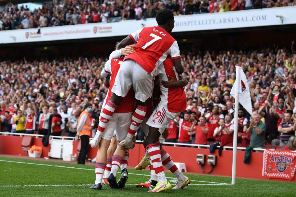  维拉队长梅开二度率队击败热刺