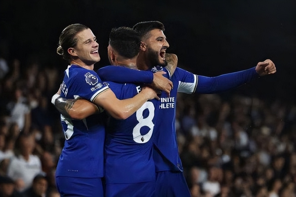  切尔西青训小将帕尔默首发建功斩获处子球